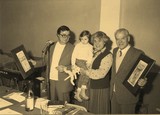 1981, premiaxion de-a terza gara de poesia con o scindaco Carlo Zanelli